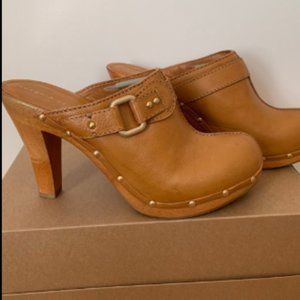 Brand new Antonio Melani Tan Leather Mules size 8